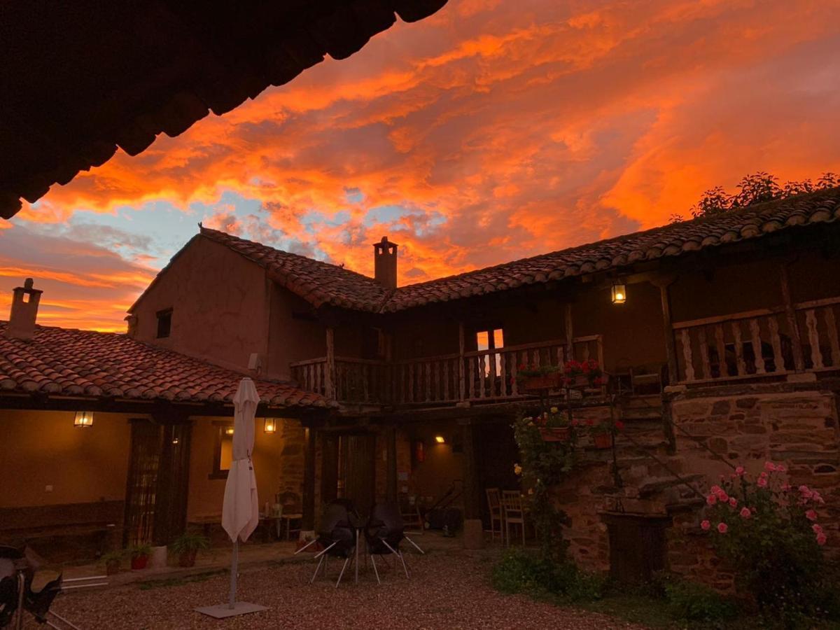 Casa Rural Las Aguedas Murias de Rechivaldo Extérieur photo